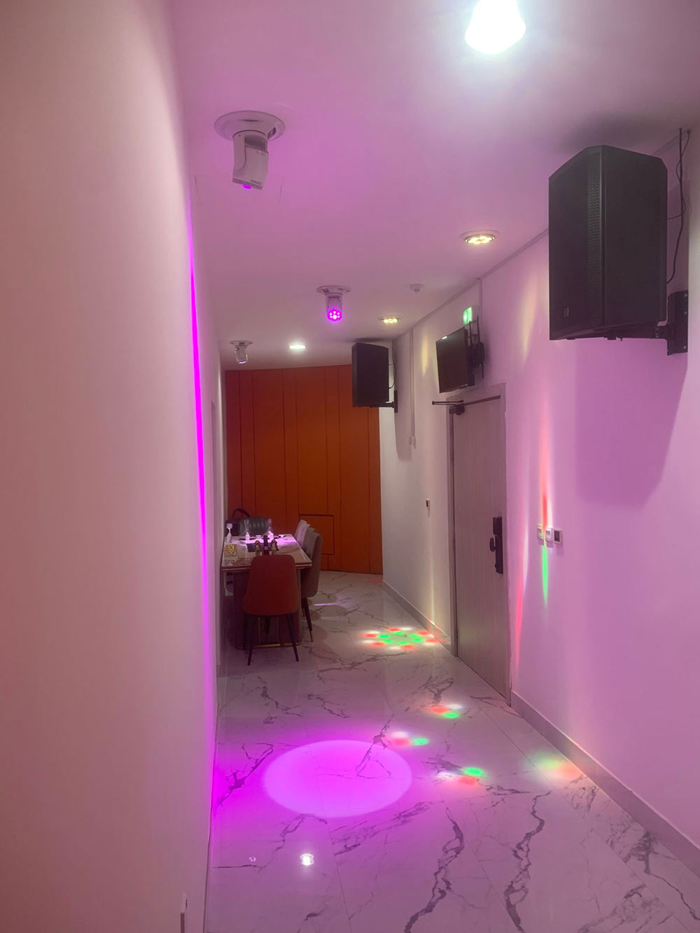 Lounge Image 1