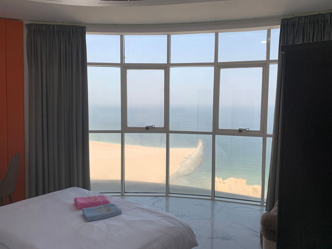 Four-bedroom-penthouse-for-8-people-with-DJ-lounge13
