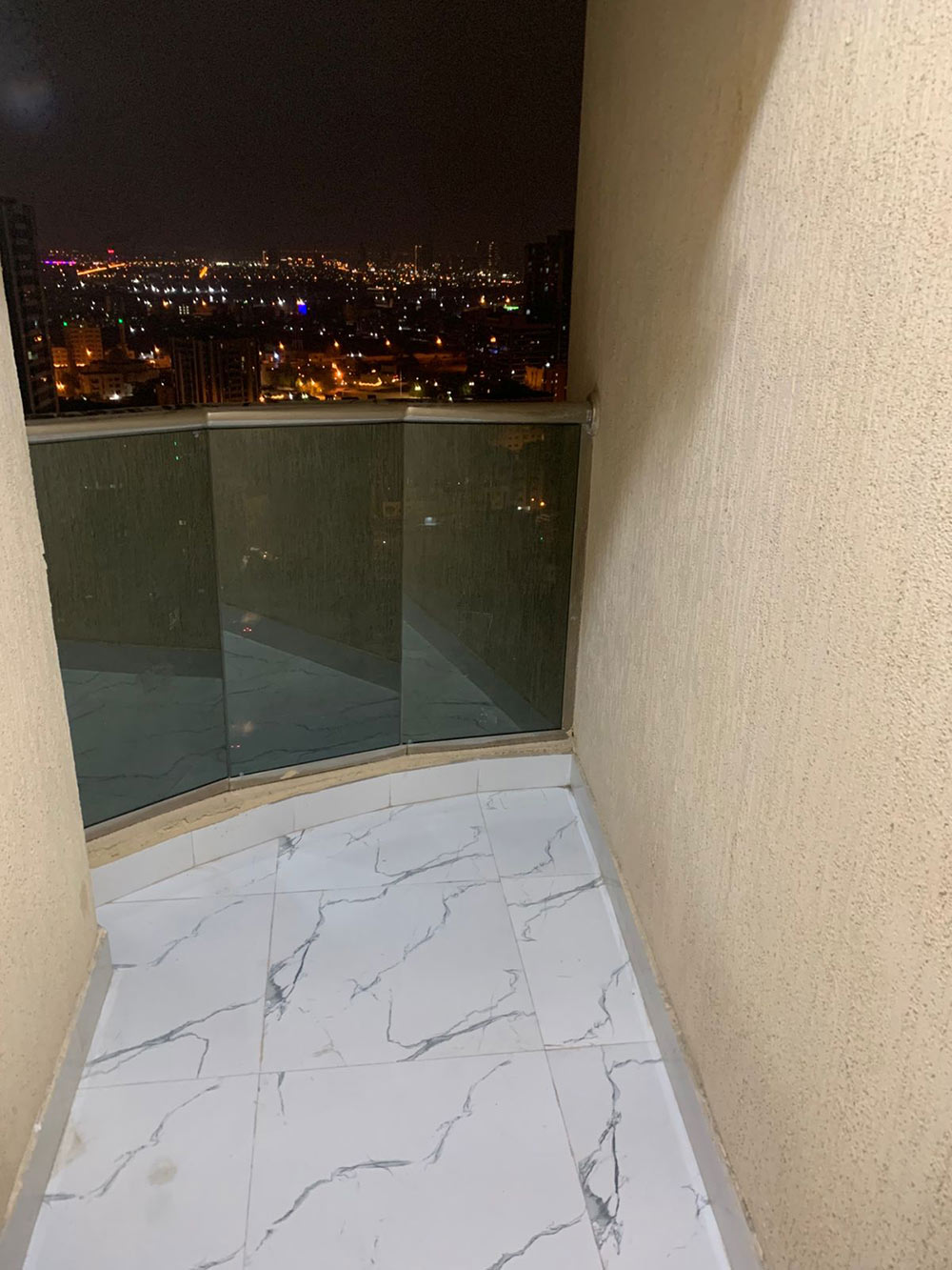 One-bedroom-studio-apartment-overlooking-the-city5